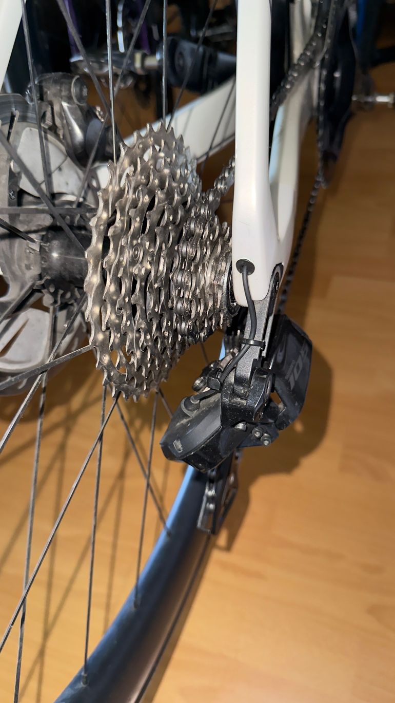 Used Merida REACTO 6000 2024 2024 Road & Gravel, White — image 2 of 7