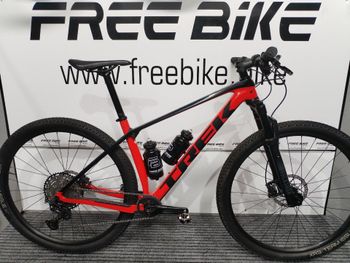 Used Trek Procaliber 9.6 2021 2021 Mountainbike, Red, 29 — image 2 of 22