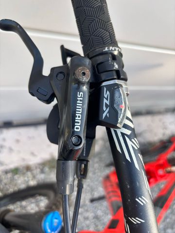 Used Giant Anthem Shimano SLX 2018 Mountainbike, Red — image 7 of 15