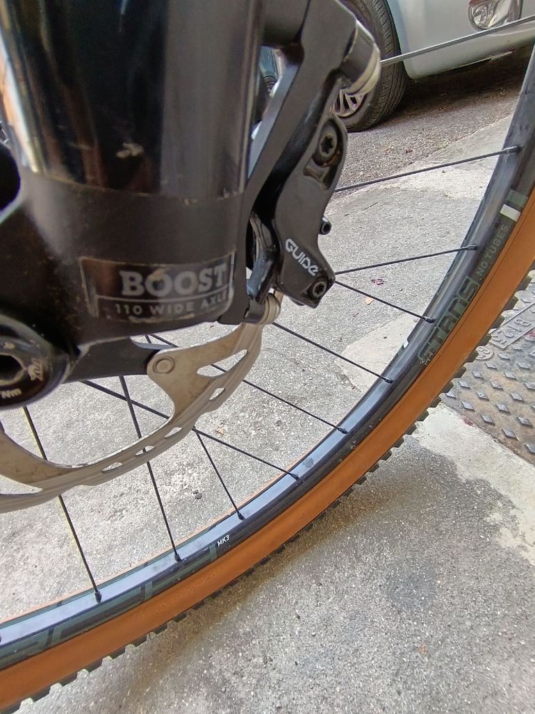 Gebrauchtes Gt Sensor Pro Carbon 2019 Mountainbike, Grün — Bild 10 von 11