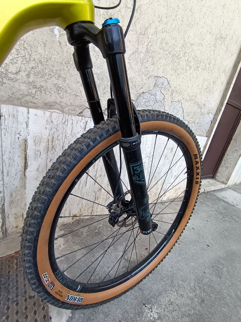 Gebrauchtes Gt Sensor Pro Carbon 2019 Mountainbike, Grün — Bild 7 von 11