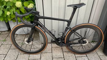 Used Evolve Custom Shimano Dura Ace Di2 2025 Road & Gravel, Black — image 9 of 10