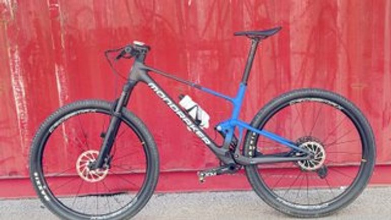Mondraker F-PODIUM 2024 2024 Mountainbike usato, Blu — immagine 4 di 9