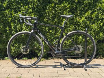 Canyon Endurace CF 7 Di2 2026 2026 Road & Gravel usato, Nero — immagine 2 di 8
