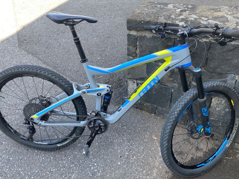 Käytetty Radon Slide Carbon 140 9.0 HD 2018 2018 MTB