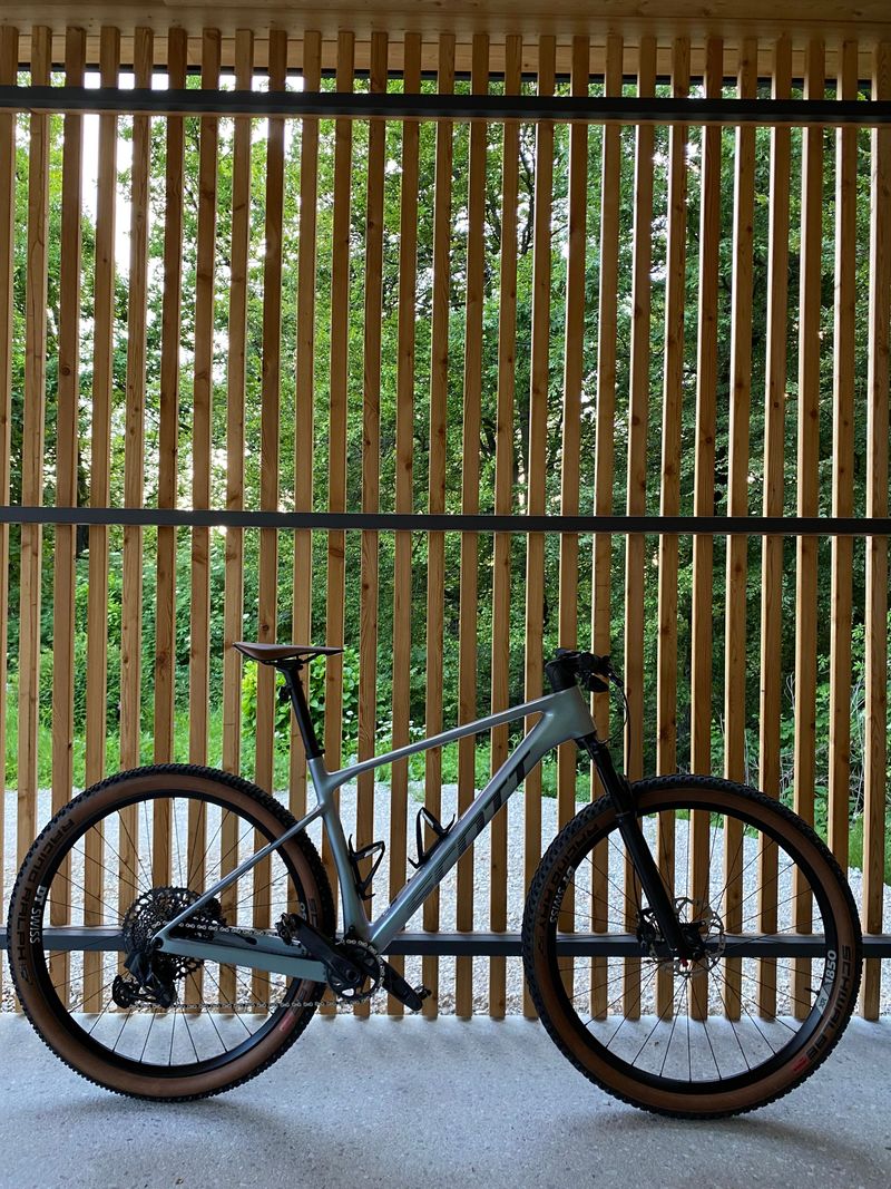Scott Scale RC Team Issue TR 2024 2024 Mountainbike de segunda mano, Gris claro — imagen 1 de 5
