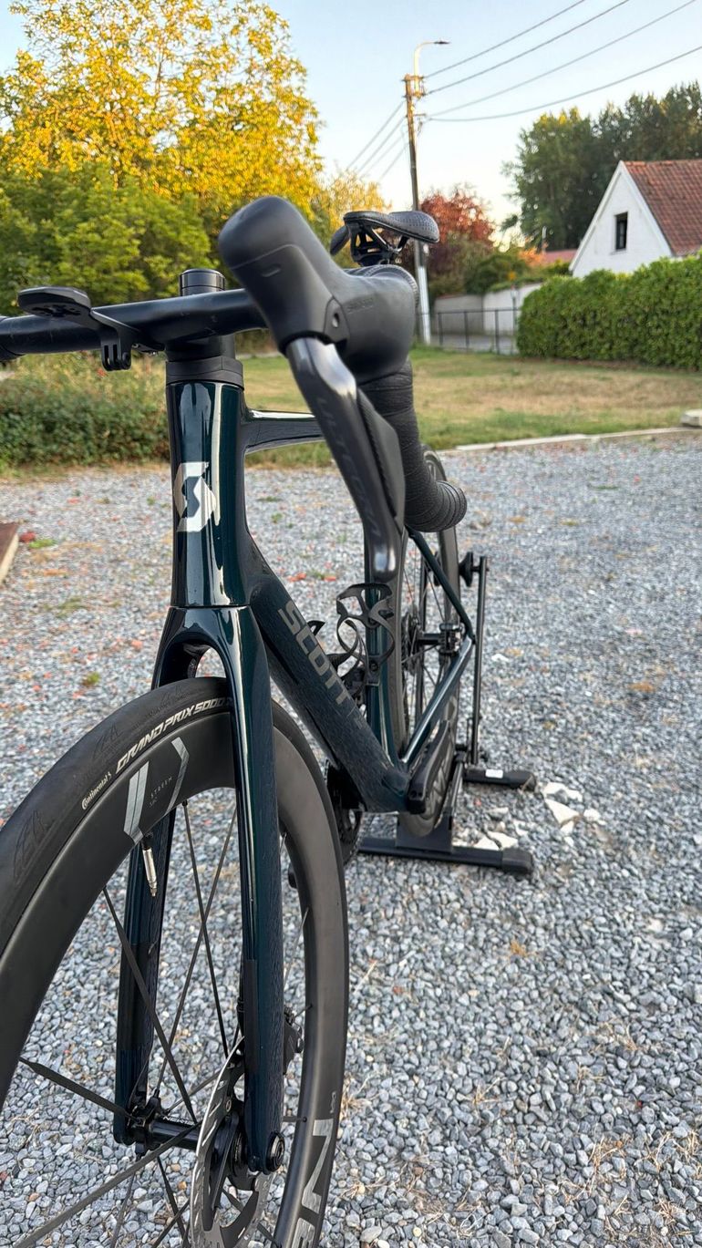 Scott Addict 20 2025 2025 Road & Gravel usato, Verde — immagine 9 di 11