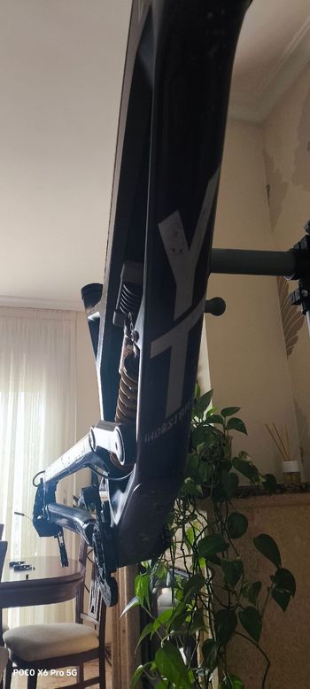 Gebrauchtes YT Industries Tues CF 2018 Frameset 2018 Mountainbike, Schwarz, 27.5 — Bild 9 von 12