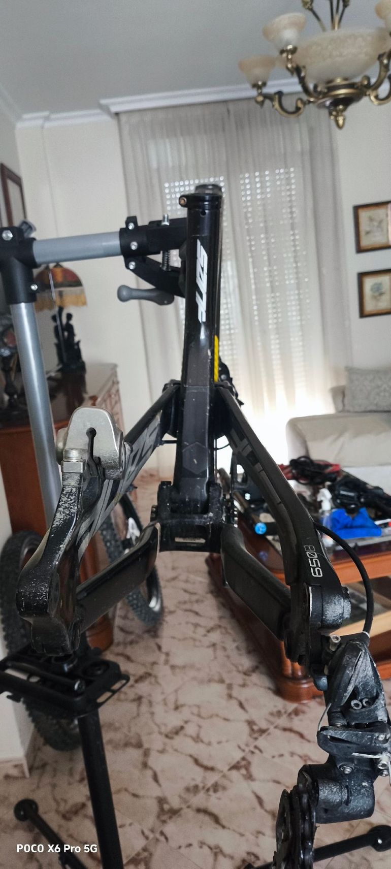 Gebrauchtes YT Industries Tues CF 2018 Frameset 2018 Mountainbike, Schwarz, 27.5 — Bild 8 von 12