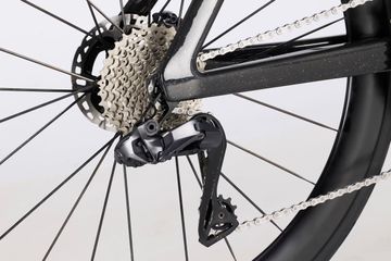 Canyon Aeroad CFR Di2 2025 2025 Road & Gravel d'occasion — image 4 sur 9