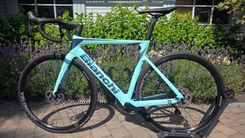 Tweedehands Bianchi Oltre Race 105 Di2 2025 2025 Road & Gravel