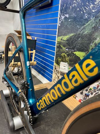Used Cannondale Supersix Shimano Ultegra Di2 2024 Road & Gravel, Green — image 7 of 11