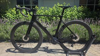 Używany Giant Propel Advanced 1 2025 2025 Road & Gravel