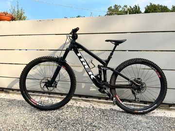 Použité Trek Slash 9.7 2020 2020 Mountainbike — obrázek 10 z 16