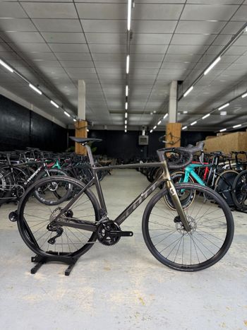Scott Addict RC 40 2023 2023 Road & Gravel d'occasion