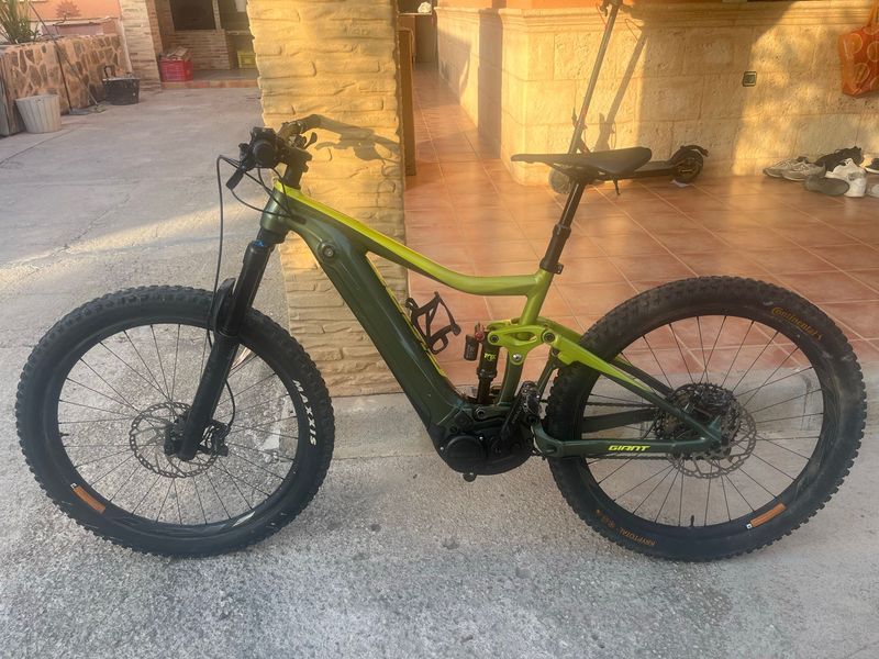 Used Giant Custom SRAM GX Eagle AXS 2019 MTB