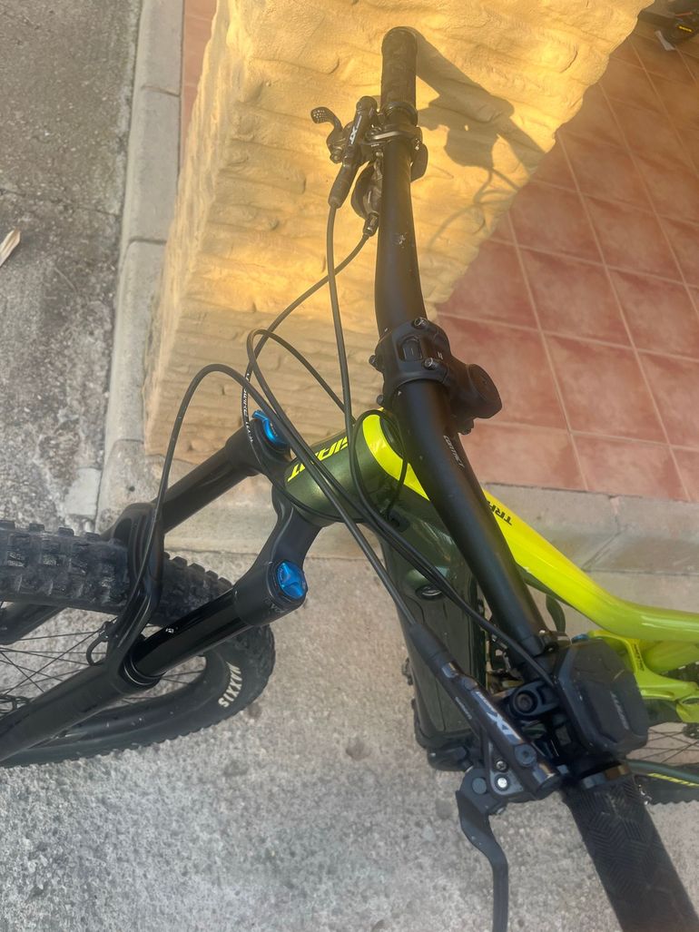 Used Giant Custom SRAM GX Eagle AXS 2019 Mountainbike, Green — image 6 of 10