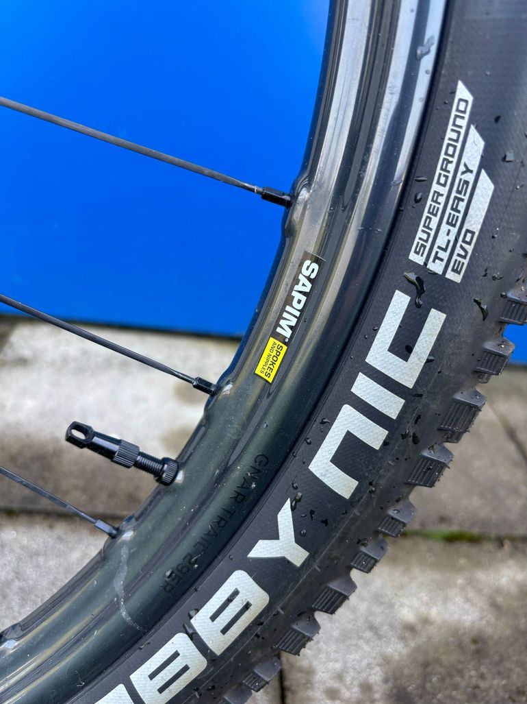 Used Canyon Neuron Shimano SLX 2024 Mountainbike, Light Gray, 29 — image 16 of 20