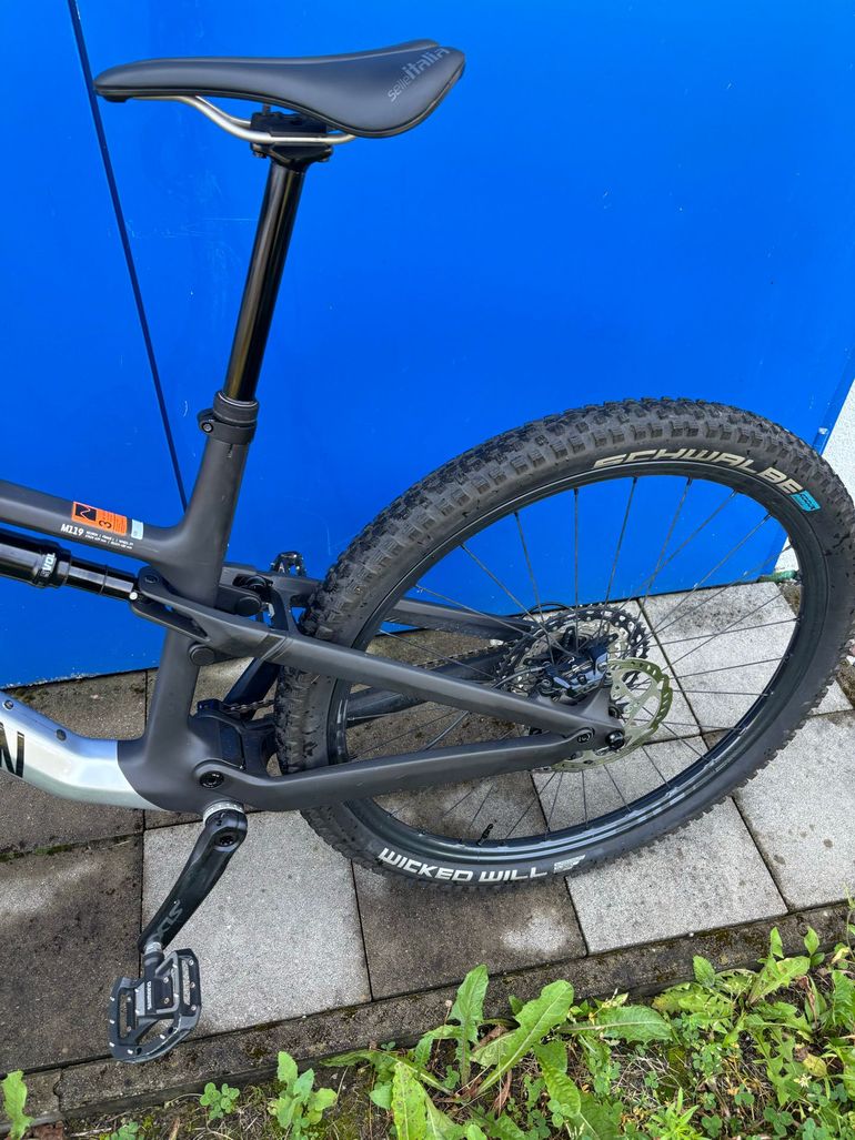 Tweedehands Canyon Neuron CF 8 2024 2024 Mountainbike — afbeelding 13 van 19