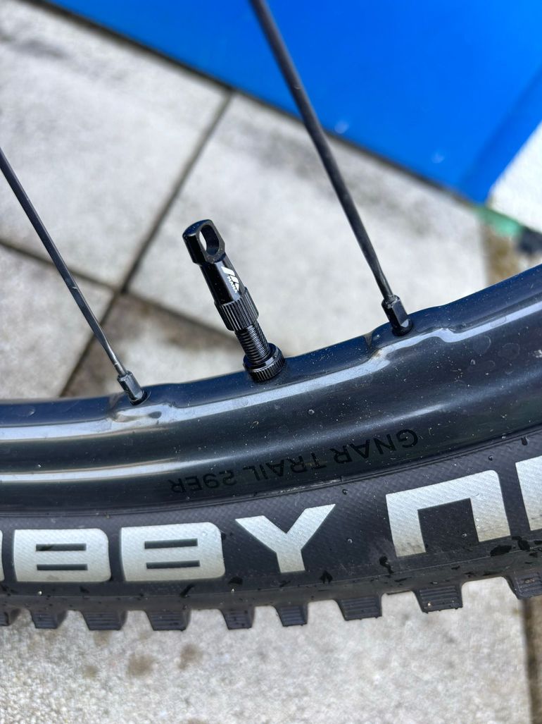 Tweedehands Canyon Neuron CF 8 2024 2024 Mountainbike — afbeelding 7 van 19