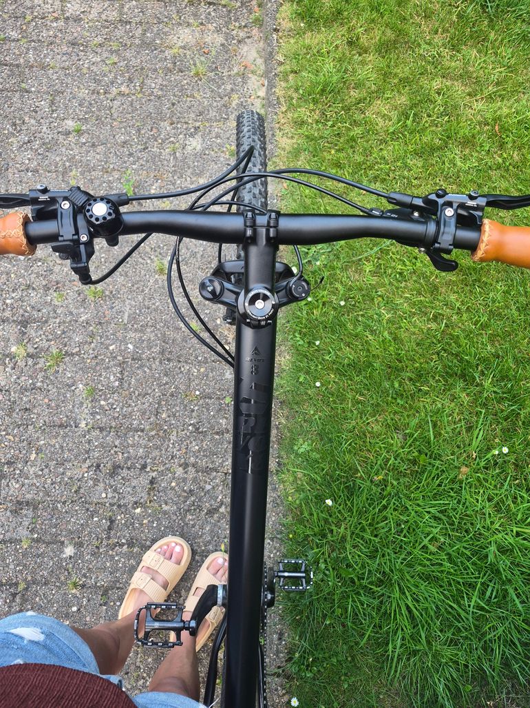 Gebrauchtes Bergamont Revox 8 2022 2022 Mountainbike, Schwarz, 29 — Bild 4 von 4