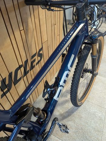 Used BMC Fourstroke 01 ONE 2021 2021 Mountainbike, Blue, 29 — image 2 of 7