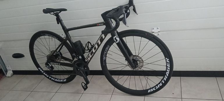 Brugt Scott Addict RC 15 carbon 2021 Frameset 2021 Road & Gravel — billede 2 af 4