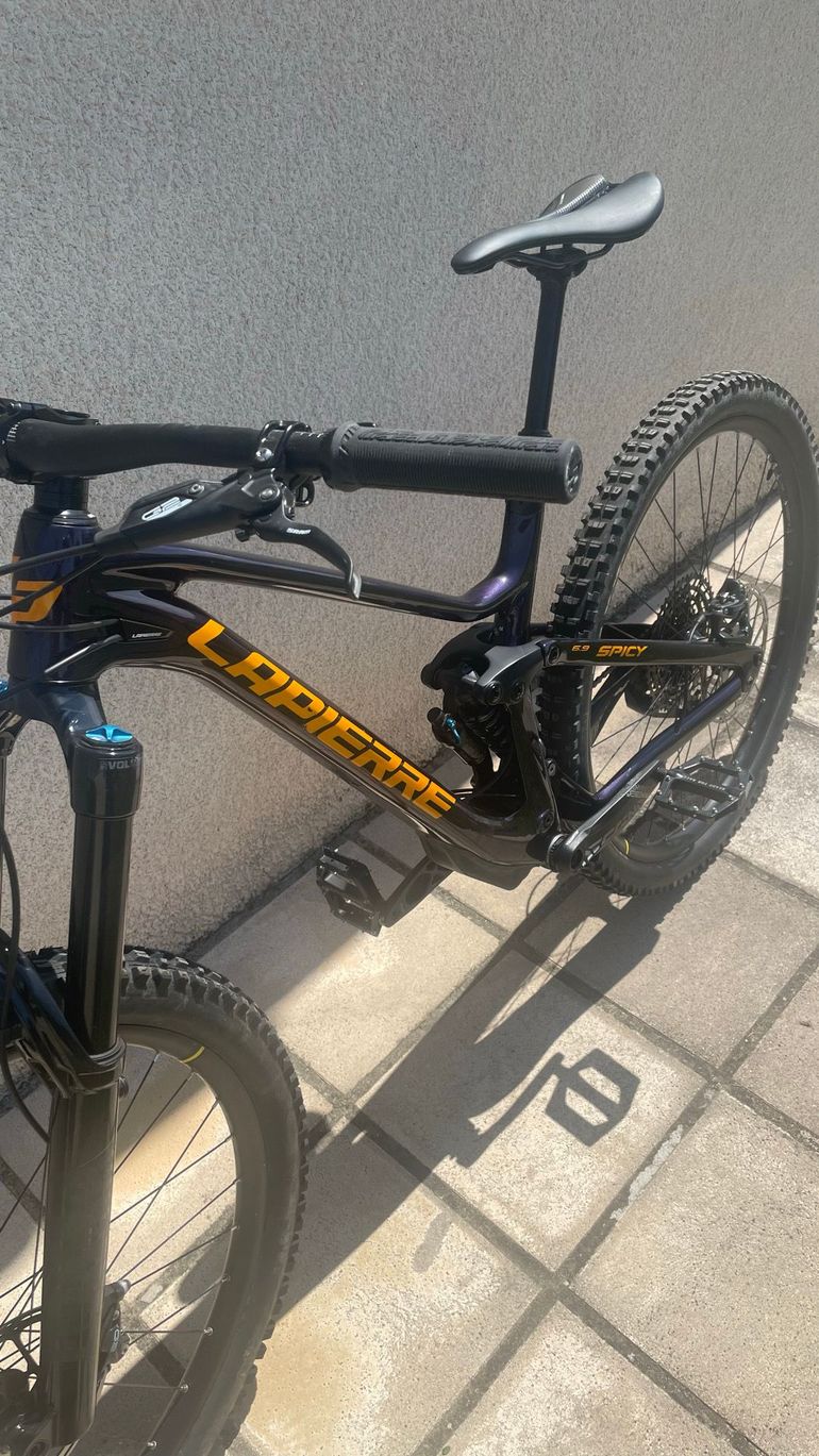 Brugt Lapierre Spicy CF 6.9 2023 2023 Mountainbike — billede 2 af 12