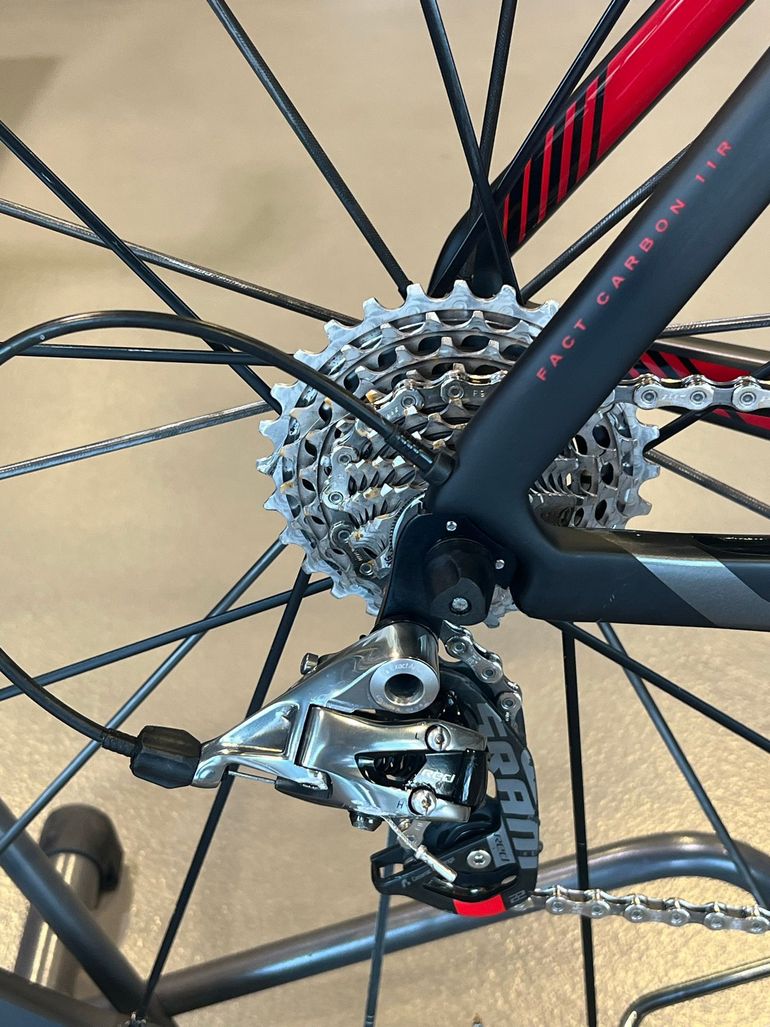 Used Specialized Venge SRAM Red 2015 Road & Gravel, Black — image 3 of 7