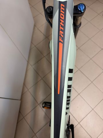 Used Giant Fathom E+ 2 2022 2022 Mountainbike, Green, 29 — image 8 of 13