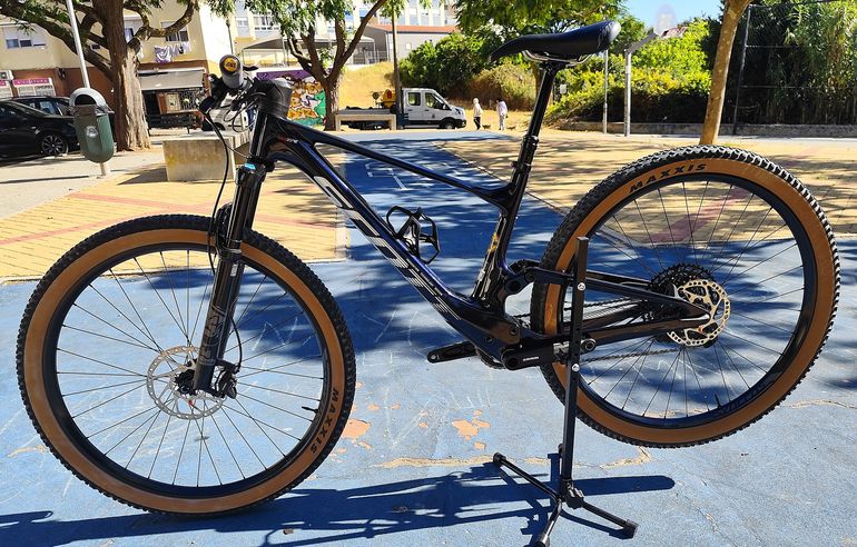 Used Scott Spark RC Comp 2024 2024 Mountainbike, Blue, 29 — image 5 of 6