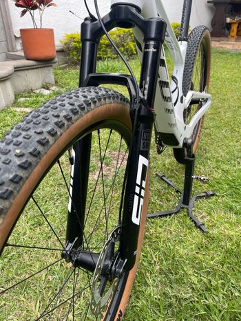 Gebrauchtes Scott Spark RC Pro 2022 2022 Mountainbike, Weiß, 29 — Bild 10 von 10