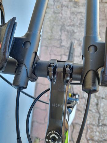 Używany Cannondale Slice 105 2017 2017 Road & Gravel — zdjęcie 10 z 12