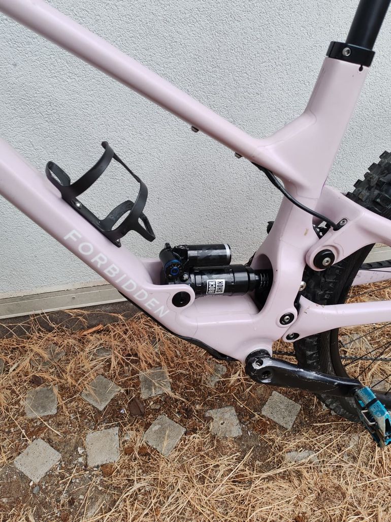 Used Forbidden V2 2025 Mountainbike, Purple — image 9 of 9