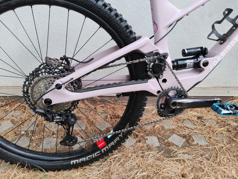 Used Forbidden V2 2025 Mountainbike, Purple — image 5 of 9