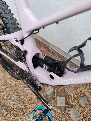 Used Forbidden V2 2025 Mountainbike, Purple — image 6 of 9