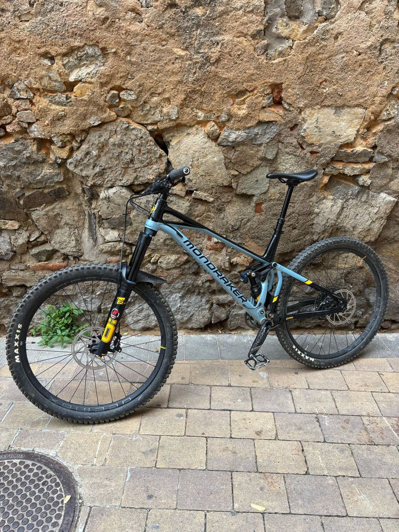 Used Mondraker SUPERFOXY R 2022 2022 MTB