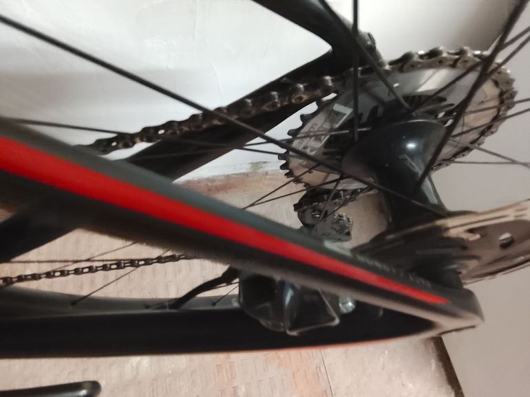 Tweedehands Specialized Roubaix 2016 Road & Gravel — afbeelding 2 van 3