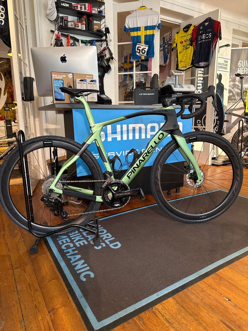 Použité Pinarello Grevil Shimano Dura Ace Di2 2025 Road & Gravel
