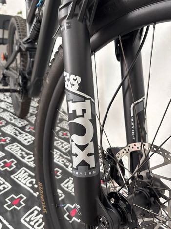 Gebrauchtes Specialized Status 170 2 2024 2024 Mountainbike, Schwarz, 29, 27.5 — Bild 9 von 29