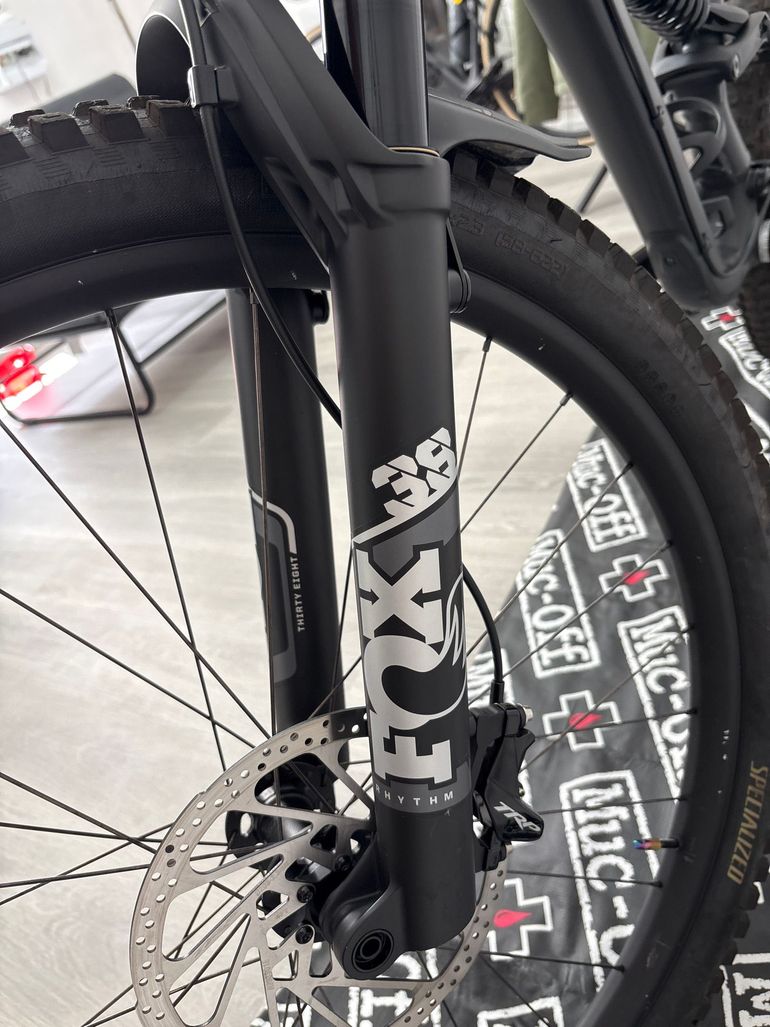 Gebrauchtes Specialized Status 170 2 2024 2024 Mountainbike, Schwarz, 29, 27.5 — Bild 10 von 29