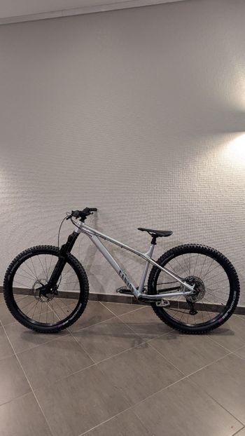 Gebrauchtes Canyon Stoic 4 2024 2024 Mountainbike, Hellgrau — Bild 2 von 10