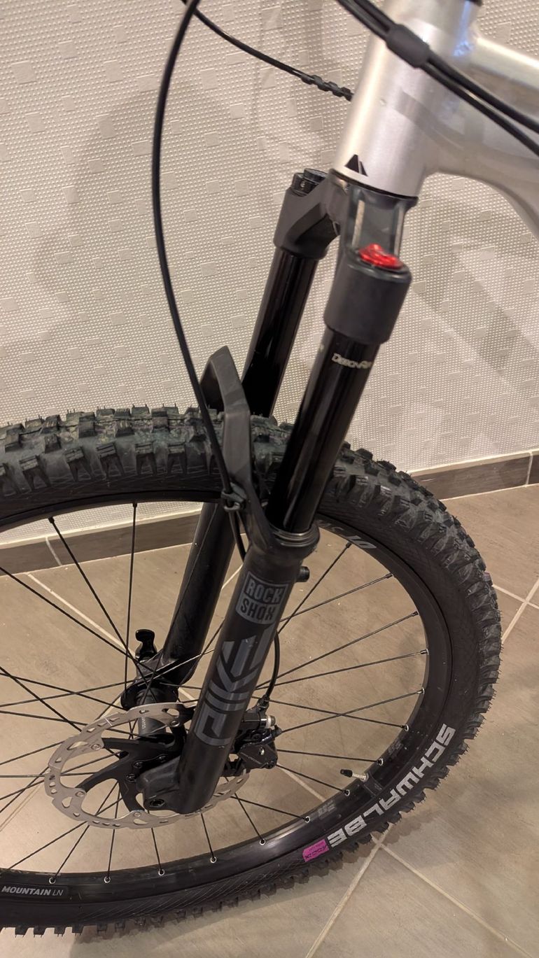Gebrauchtes Canyon Stoic 4 2024 2024 Mountainbike, Hellgrau — Bild 5 von 10