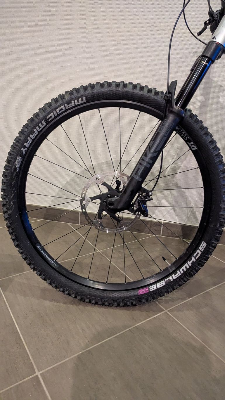 Gebrauchtes Canyon Stoic 4 2024 2024 Mountainbike, Hellgrau — Bild 4 von 10