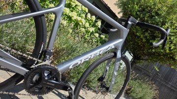 Used Orbea ORCA M30i 2022 2022 Road & Gravel, Light Gray — image 4 of 16