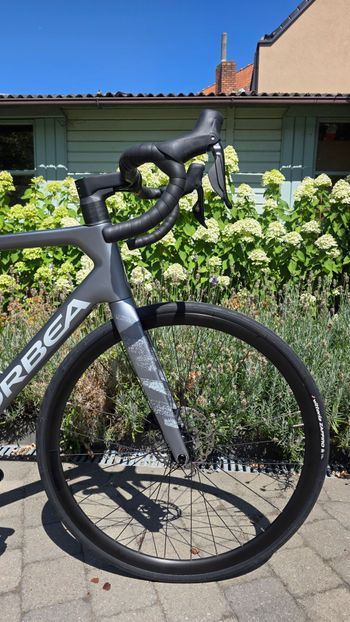 Orbea ORCA M30i 2022 2022 Road & Gravel usato, Grigio chiaro — immagine 5 di 16