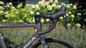 Orbea ORCA M30i 2022 2022 Road & Gravel usato, Grigio chiaro — immagine 9 di 16
