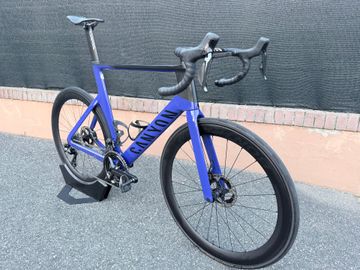 Brugt Canyon Aeroad CF SLX 8 Disc Di2 2023 Frameset 2023 Road & Gravel — billede 2 af 4