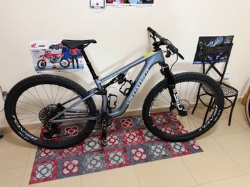 Brugt Specialized Epic 8 Pro - SRAM X0 AXS, RockShox Ultimate Flight Attendant 2026 2026 MTB