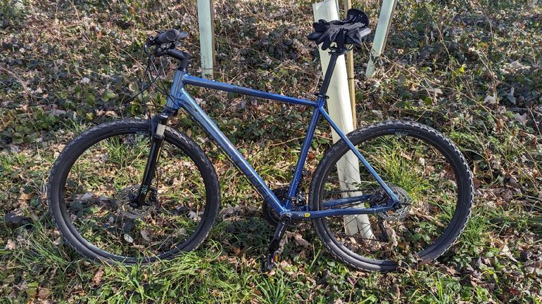 Tweedehands CUBE Custom Shimano Deore LX 2024 Mountainbike — afbeelding 2 van 4